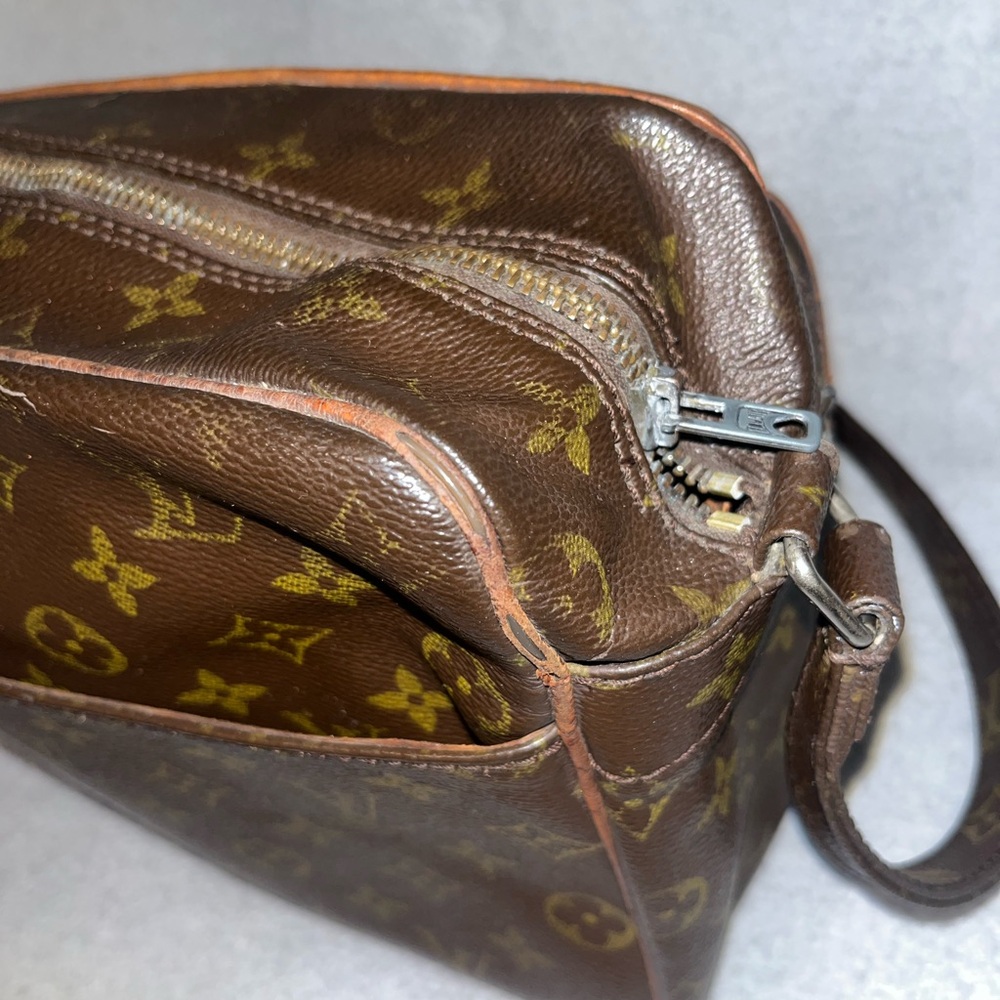 Louis Vuitton Nile Vintage Shoulder Bag - Picture 15 of 16